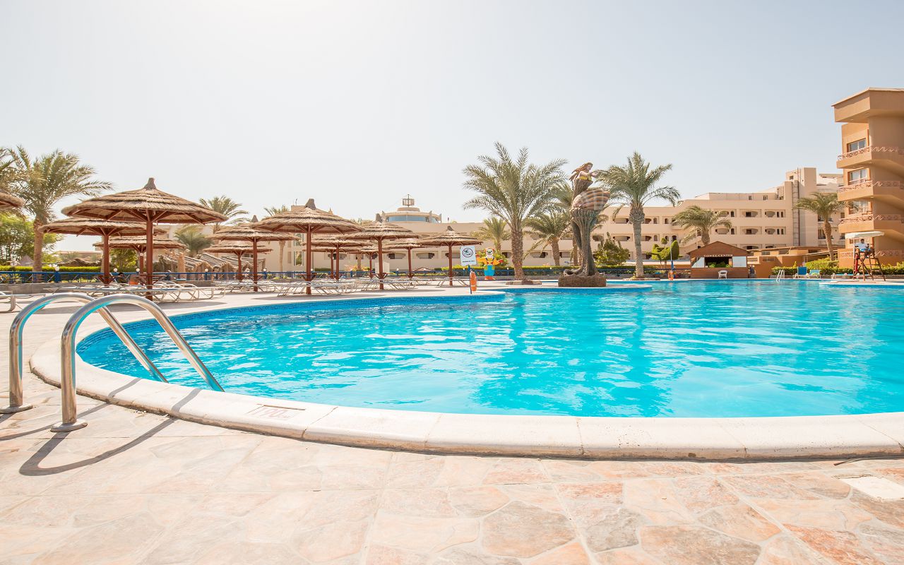 Лучшие недорогие отели в хургаде. Continental hurghada resort (ex. Mercure hurghada 4* хургада, хургада, 100 м до моря. Steigenberger aqua magic 5 египет. Serenity fun city 5 египет хургада.